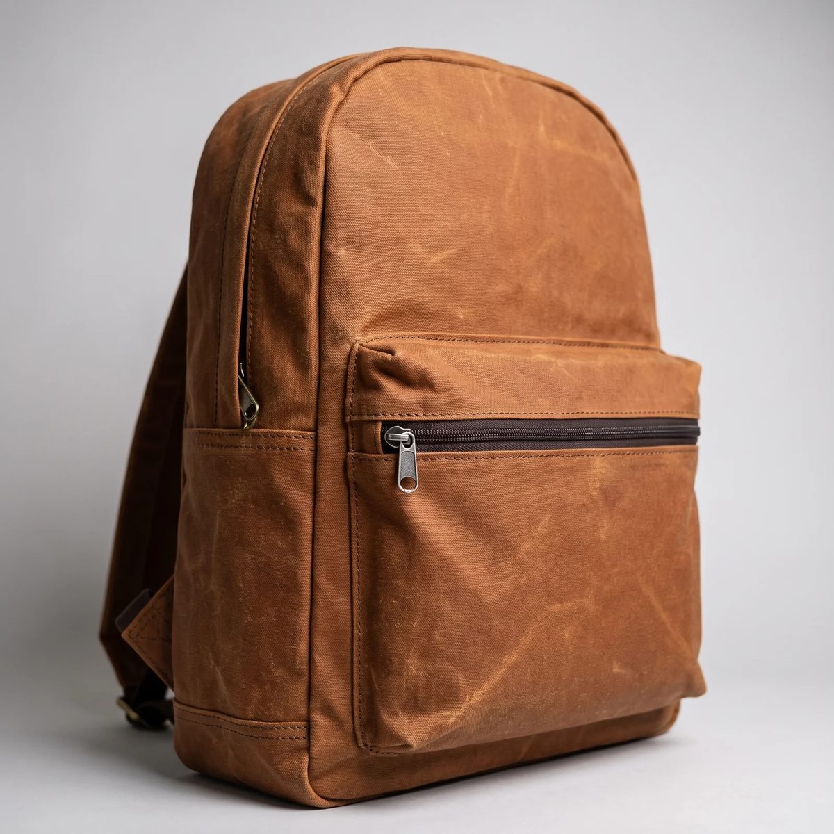Morral con el bolsillo cerrado con cremallera continua número 6 café