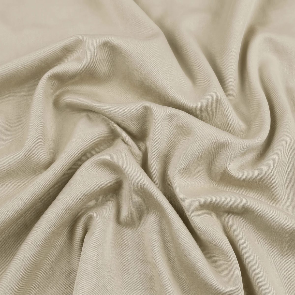 Rayón de bambú color beige, recogida en montes blandos, para ver la caída
