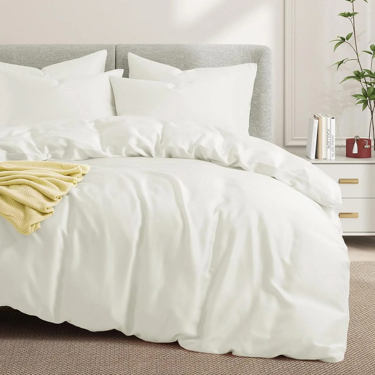 Tencel de Algodón color marfil, como ropa de cama tendida en un dormitorio
