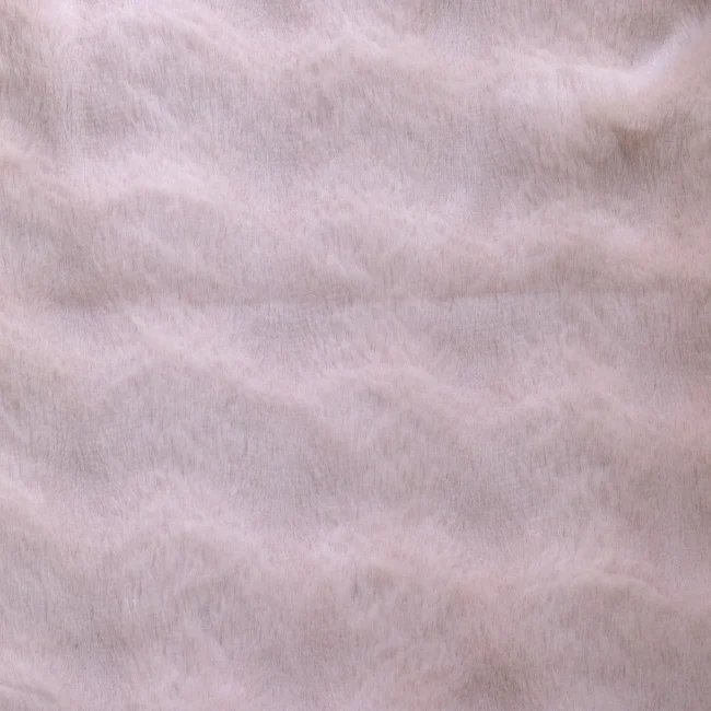 Tela Peluche Rabbit Burbuja color curuba, textura de pelo corto denso en muestra plana, 180 cm de ancho